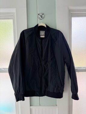 GAP Black Men's Bomber Jacket - Classic Zip-Up